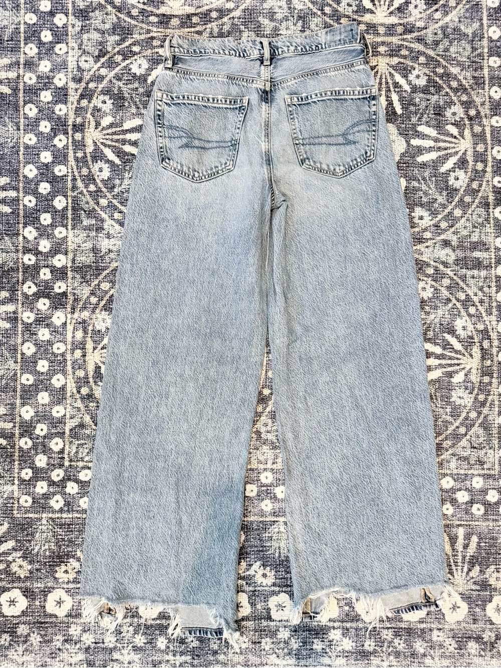 AE Super High-Rise Baggy Wide Leg Women's Jeans in Light Blue - Picture 11 of 11
